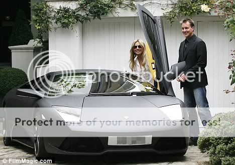 Geri recebendo o carro novo