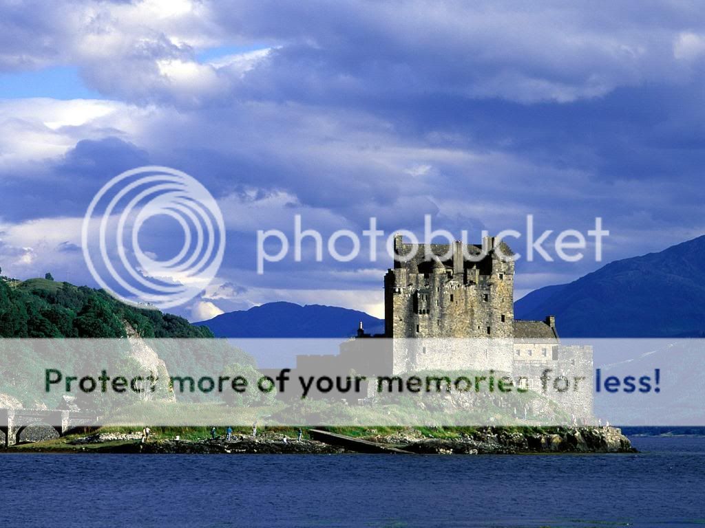 EileanDonanCastleLochDuichScotland.jpg