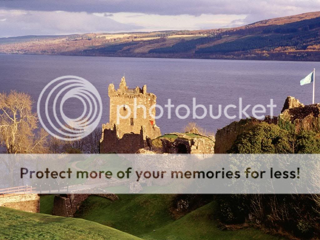 UrquhartCastleLochNessScotland.jpg